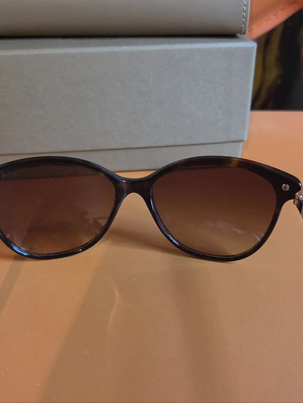 BURBERRY BE4216 Dark Havana Brown Gradient Sunglasses New with Box